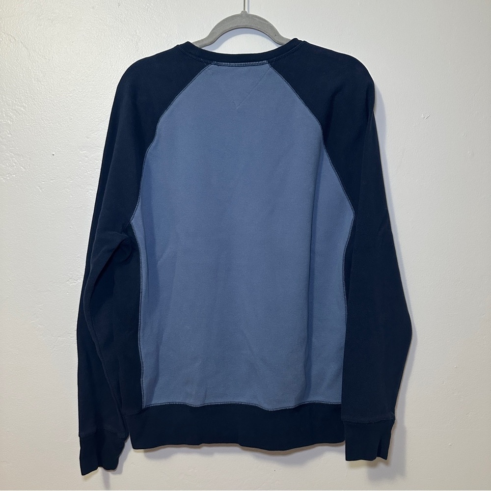 Tommy Hilfiger Men's Two-Tone Blue Crewneck Sweater - Picture 4 of 6